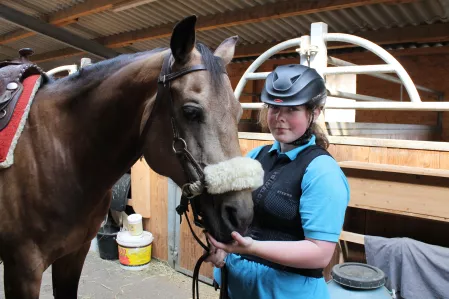 Mensch mit Pferd