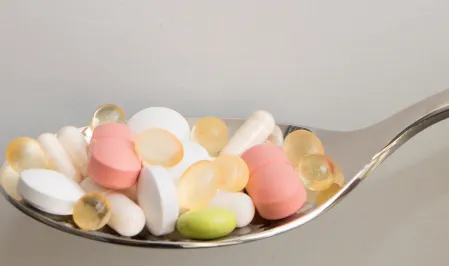 Nahrungsergänzungsmittel in Form von Tabletten - Vitamine, Pillen