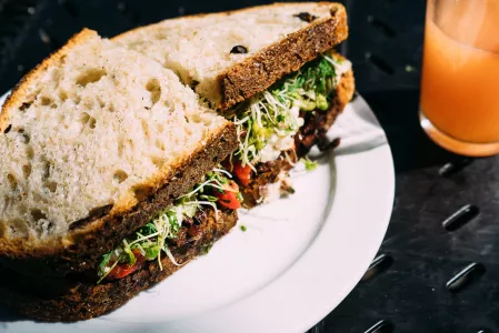 belegtes Brot mit Kresse Stulle