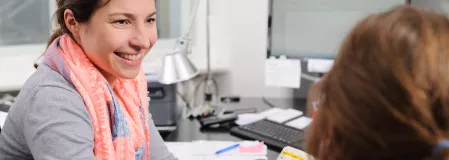 Diabetesberaterin und Patient im Gespr&auml;ch