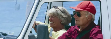 Senioren fahren Auto