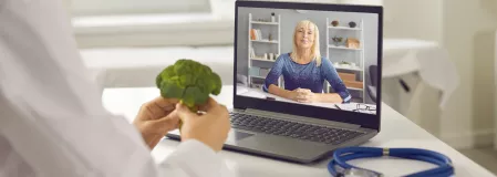 Online Ernährungsberatung über Laptop Online Ernährungsberatung über Laptop