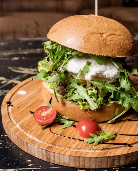 Hamburger Caprese