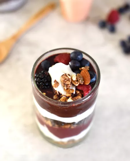 Beeren-Schicht-Dessert Beeren-Schicht-Dessert
