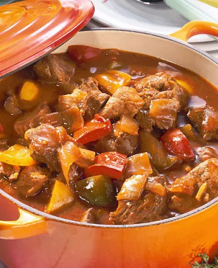 Ungarisches Paprika Gulasch Ungarisches Paprika Gulasch
