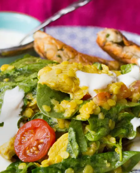Linsendhal mit Koriandernaan Linsendhal mit Koriandernaan