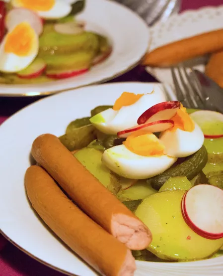 Kartoffelsalat mit Würstchen Kartoffelsalat mit Würstchen