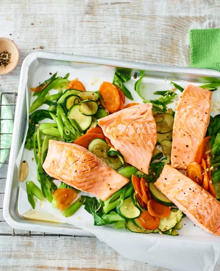 Lachs auf Gemüsebett