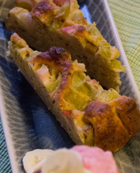 Rhabarber-Nuss-Kuchen Rhabarber-Nuss-Kuchen