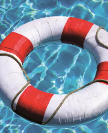 Rettungsring im Schwimmbad Rettungsring im Schwimmbad