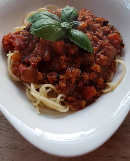 Spaghetti mit Veggie Bolognese Spaghetti mit Veggie Bolognese