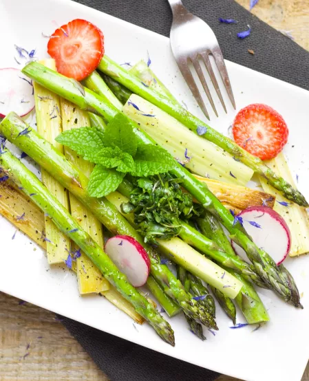 Spargel mit Sellerie Spargel mit Sellerie