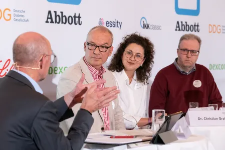 Menschen mit Diabetes beteiligen und st&auml;rken 2026: ein Teil des Podiums