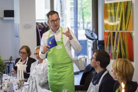 Parlamentarisches Kochen Mai 2023: Claudius Güther, Lidl Parlamentarisches Kochen Mai 2023: Claudius Güther, Lidl