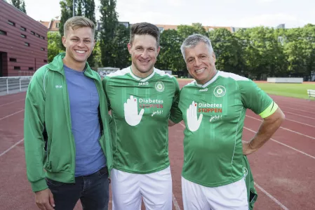 Fußballspiel FC Bundestag vs. FC Diabetologie 2023: Dr. Kröger bei der Podiumsdiskussion