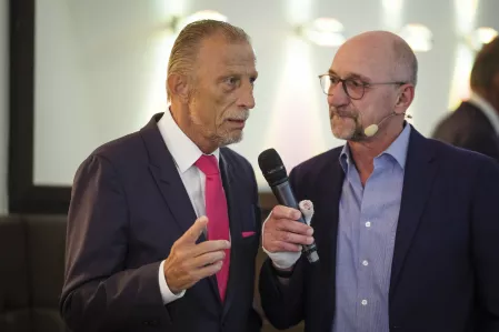 Fußballspiel FC Bundestag vs. FC Diabetologie 2023: Christoph Daum im Interview