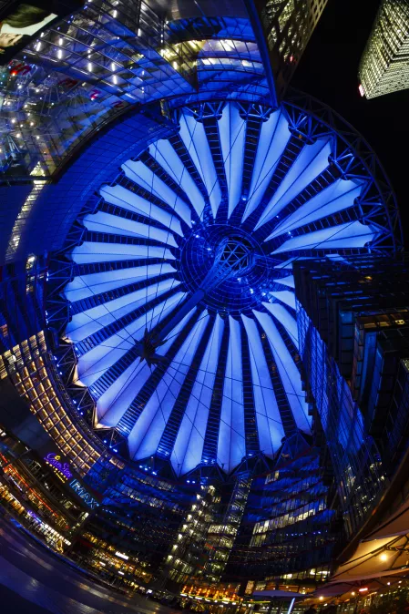 Sonycenter blau illuminiert Sonycenter blau illuminiert