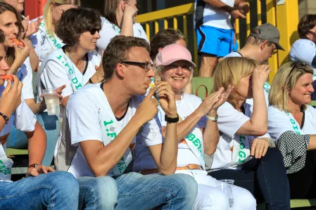 Fußballspiel FC Bundestag vs. FC Diabetologie 2017 - Blick ins Publikum