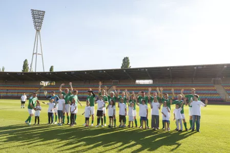 Fußballspiel FC Bundestag vs. FC Diabetologie 2017 - FC Diabetologie mit Kindern