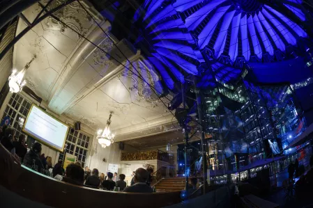 Josty und blaues Sonycenter Josty und blaues Sonycenter