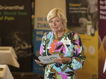 FC Diabetologie vs. FC Bundestag 2025: Nicole Mattig-Fabian moderiert die 3. Halbzeit