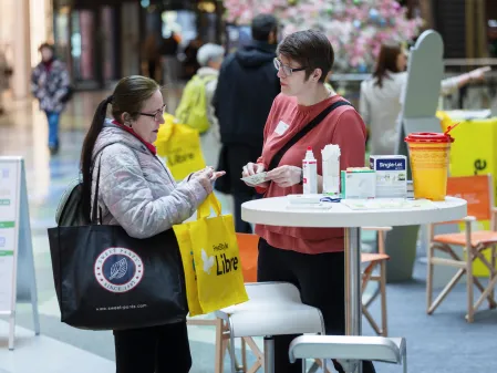 Diabetes-St&auml;dtetour 2026: Blutzuckermessen am Stand
