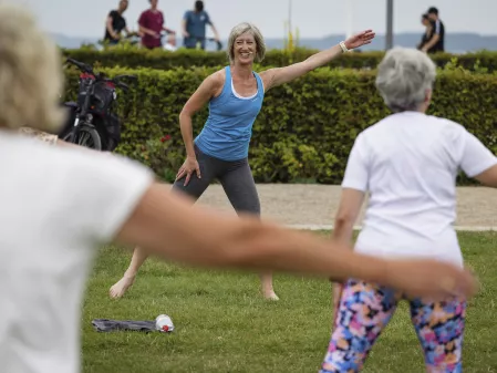 Diabetes-Sommertour 2024: Bewegungsprogramm mit  YouTuberin Gabi Fastner