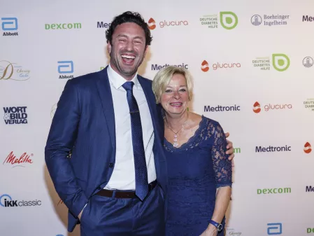 Gala 2024: Schauspieler Daniel Völz mit Nicole Mattig-Fabian 