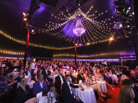 Gala 2024: Voller Saal im TIPI am Kanzleramt