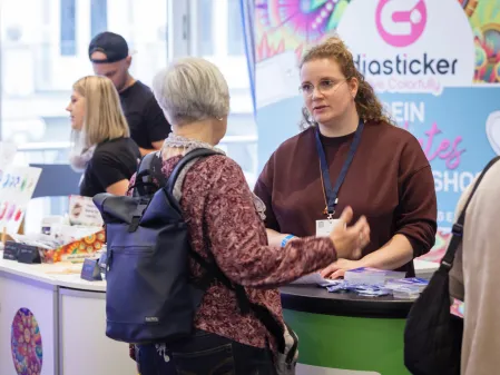 Am Stand von diabetesDE