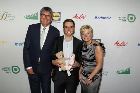 Dr. Jens Kröger, Philipp Lahm, Nicole Mattig-Fabian auf der Gala 2017 Dr. Jens Kröger, Philipp Lahm, Nicole Mattig-Fabian auf der Gala 2017