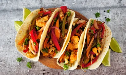 Tacos gefüllt mit gegrilltem Gemüse