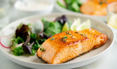 Lachs auf Salat