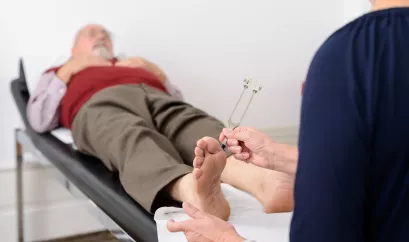 Kontrolle der F&uuml;&szlig;e - Diabetisches Fu&szlig;syndrom