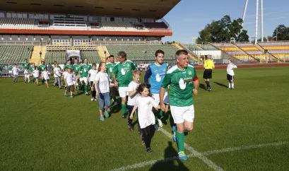 Fußballspiel FC Bundestag vs. FC Diabetologie 2017 - Einlaufkinder