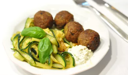 Falafel mit Zucchini