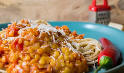 Linsenbolognese mit Vollkornpasta