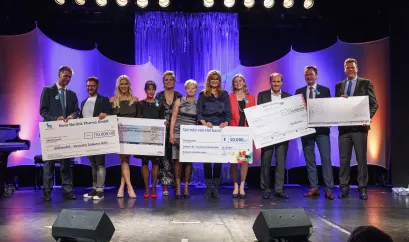 Übergabe der Spendenschecks auf der Gala 2017