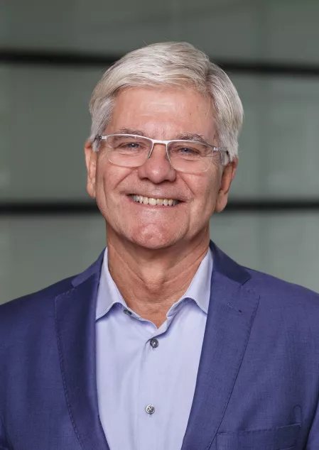 Dr. Michael Kleer