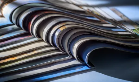 Gestapelte Zeitschriften