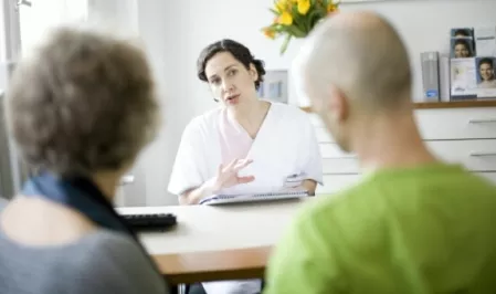 Arztgespräch mit Patienten Schmuckbild