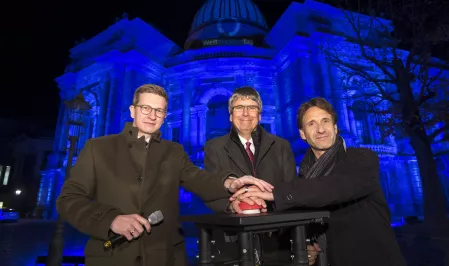 Vorstandsvorsitzender Dr. Jens Kröger (mi.) mit Oliver Wehner (li., Ges.pol. Sprecher CDU Sachsen) und Falk-Willy Wild (re., Schauspieler aus Dresden) 